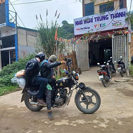 Yolo Ha Giang Adventures, Motorbike And Loop Tours Hotel Bagian luar foto