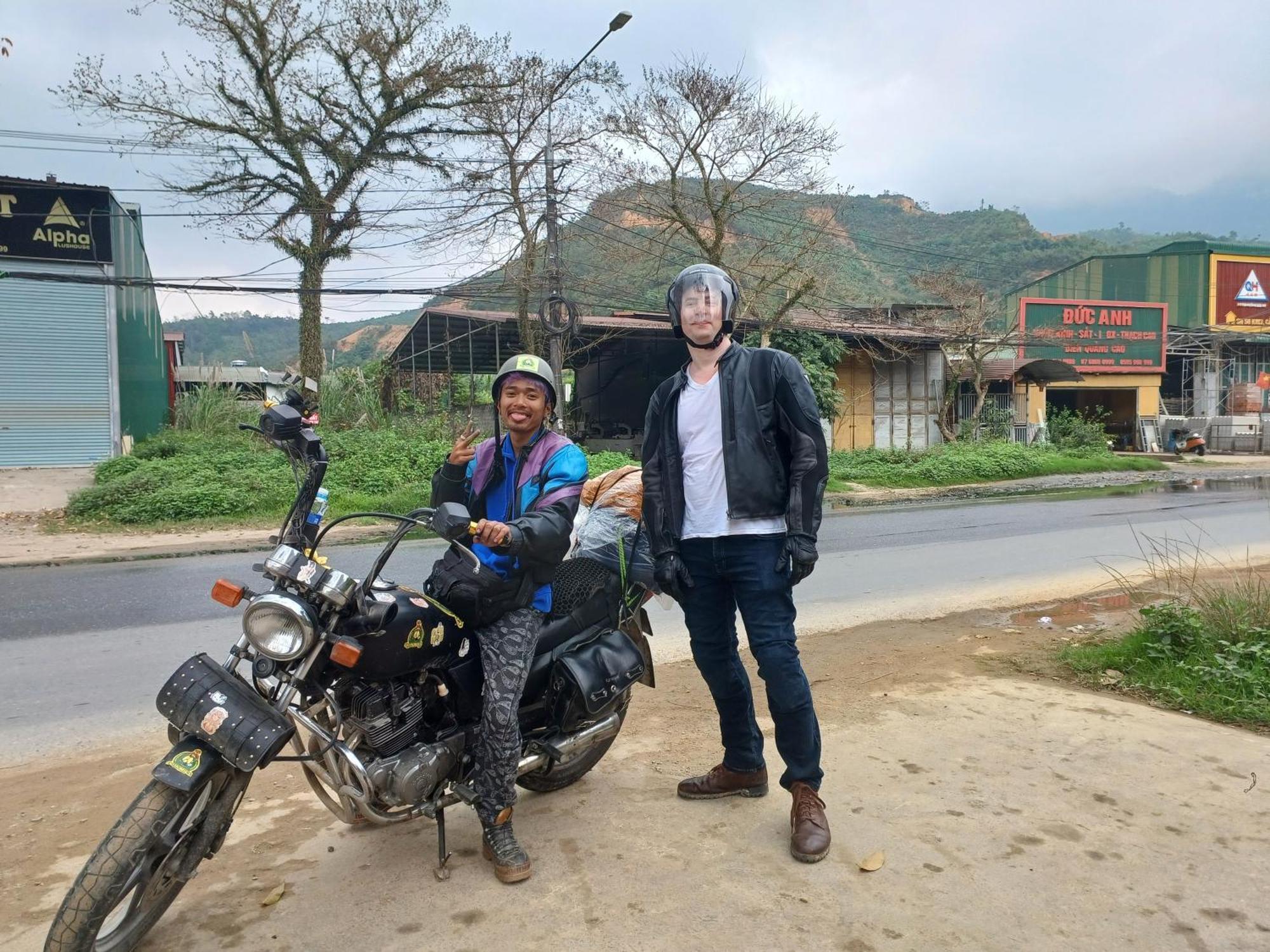Yolo Ha Giang Adventures, Motorbike And Loop Tours Hotel Bagian luar foto